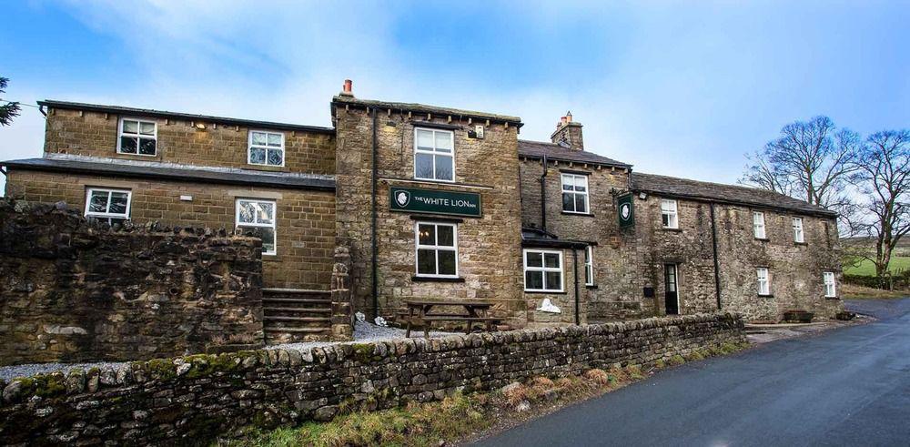 The White Lion Inn Buckden  Exterior foto