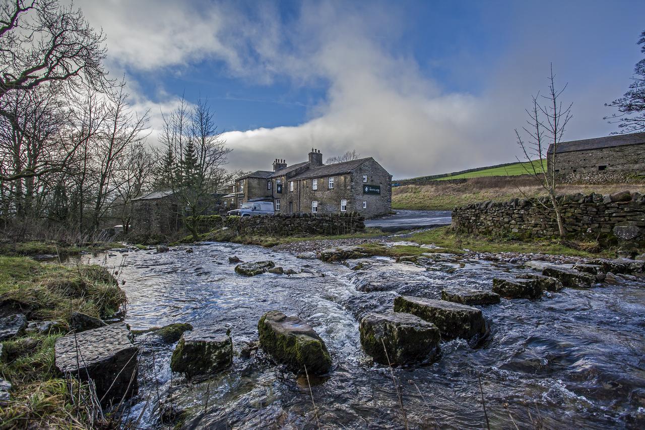 The White Lion Inn Buckden  Exterior foto